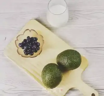 Make Butter blueberry milkshake step 0