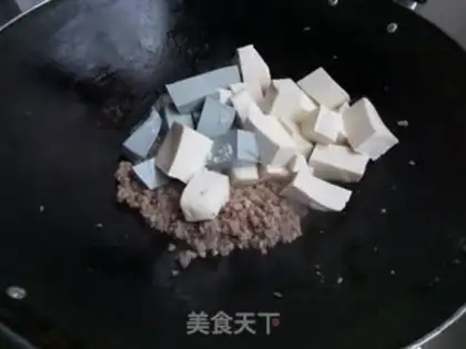 Make Double tofu boiled meat step 7