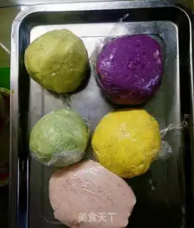 Make A JUICY DIY -- COLORFUL SOUP step 2