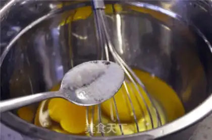 Make Steamed eggs step 1