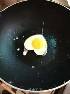 Make Shrimp egg noodles step 1
