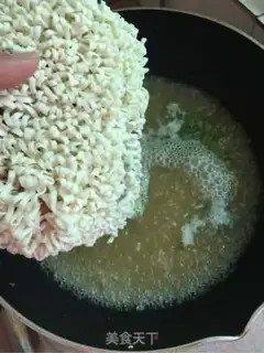 Make Shrimp egg noodles step 7