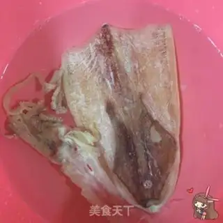 Make Gold dry squid step 1