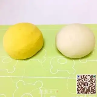 Make Double-coloured buns step 2