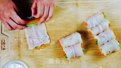 Make Dragonfish roll step 5