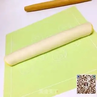 Make Double-coloured buns step 5