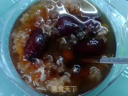 Make A silver spoon with red dates step 10