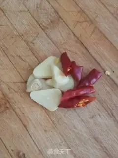 Make The mushroom hand tore the dishes step 2