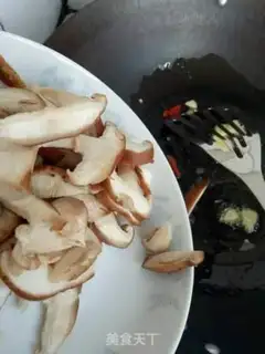 Make The mushroom hand tore the dishes step 5
