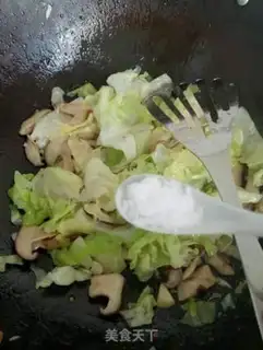 Make The mushroom hand tore the dishes step 7
