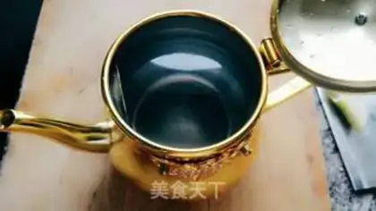 Make Fresh peach lemon fruit tea step 1