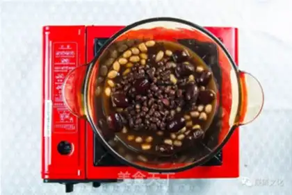 Make Four red blood soup step 1