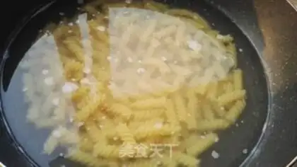 Make Quick-Hurt Italy Noodles step 2