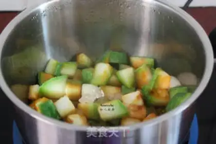 Make A melon lemon tea step 3