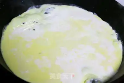 Make American fried eggs step 3