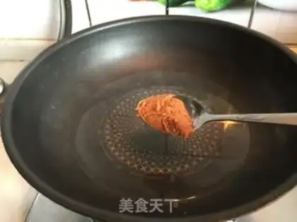 Make Curry curry and pork noodles step 5