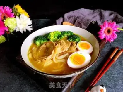 Make Curry curry and pork noodles step 12