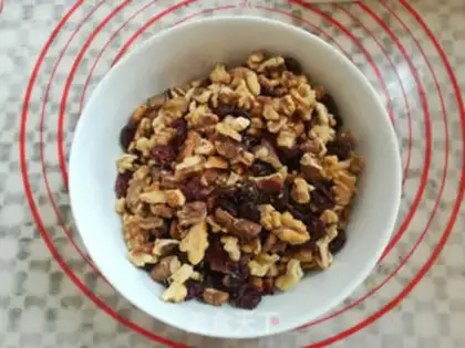 Make walnut cranberry raspberry step 1