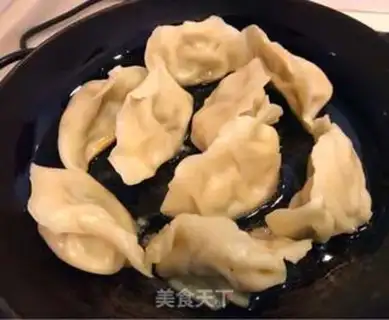 Make Fried eggs and dumplings step 1