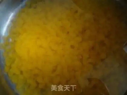 Make Three-coloured powders and fish leaks step 6