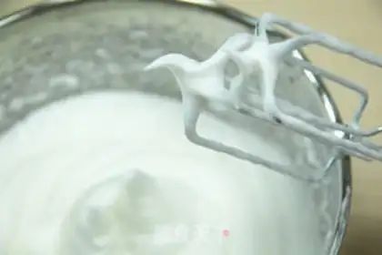 Make Big Mac Loop Cake roll step 4