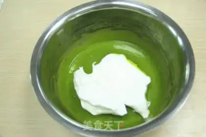 Make Big Mac Loop Cake roll step 5