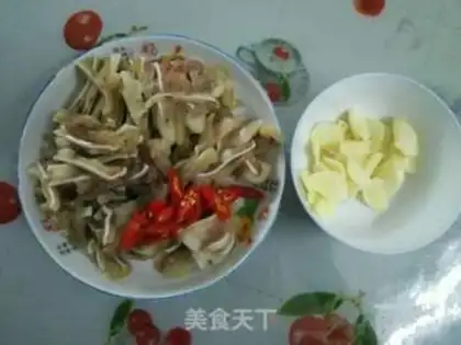 Make Scrambling pig ears step 0