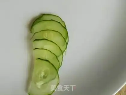 Make cucumber flowers step 5