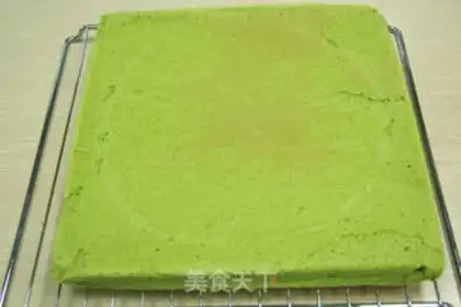 Make Big Mac Loop Cake roll step 8