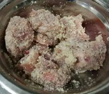 Make Seafood mushroom powdered ribs step 3