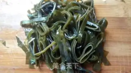 Make The sea belt and the mashed bamboo step 1