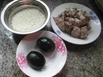 Make Porridge of rice in eggs and ribs step 0