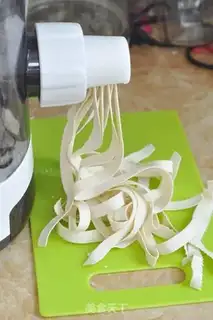 Make Chicken soup noodles step 4