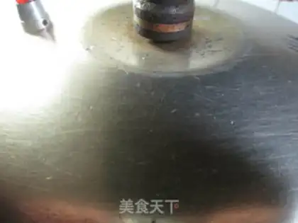 Make Porridge of rice in eggs and ribs step 6