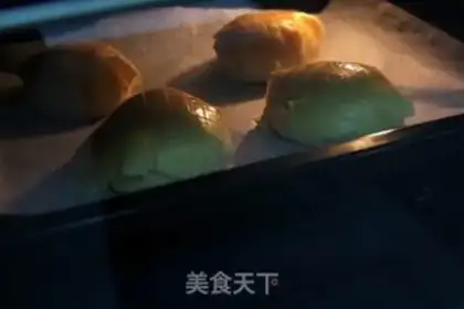 Make Ice-fire pineapple bun step 8