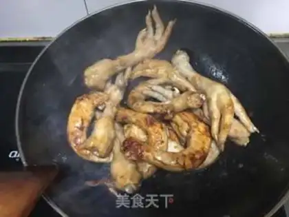 Make Spicy chicken chicken claws step 3
