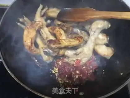 Make Spicy chicken chicken claws step 4