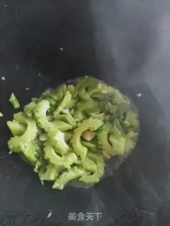 Make Scrambled chili cheese step 5