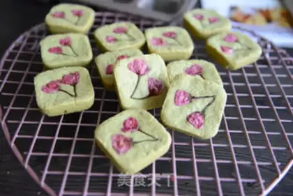 Make Cherry blossoms for tea and pineapple step 28
