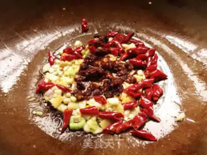 Make Dry pot spicy fatty sausage step 9