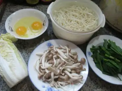 Make Dollipop egg noodles step 0