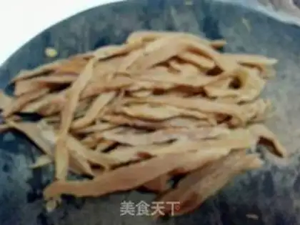 Make Roach and fried eggs step 1