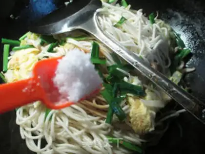 Make Dollipop egg noodles step 10