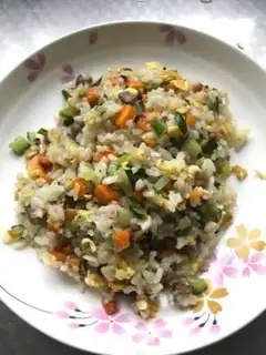Make Colored egg fried rice step 4