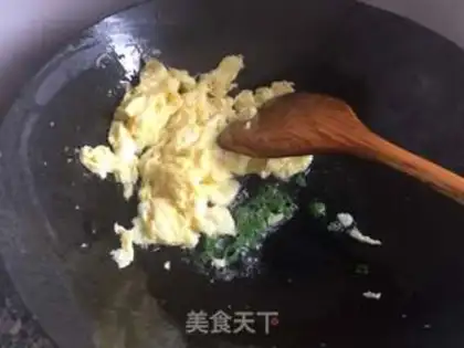 Make Onion egg fried rice step 2