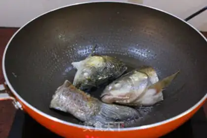 Make Watermelon fish soup step 2