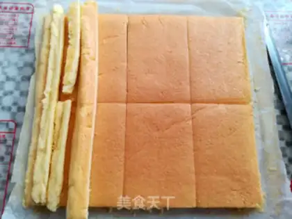Make Strawberry Cake Box step 15