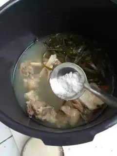 Make Sea hog hoof soup step 9