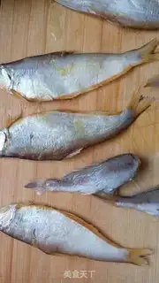 Make Fried salted fish step 0