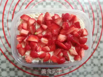 Make Strawberry Cake Box step 24